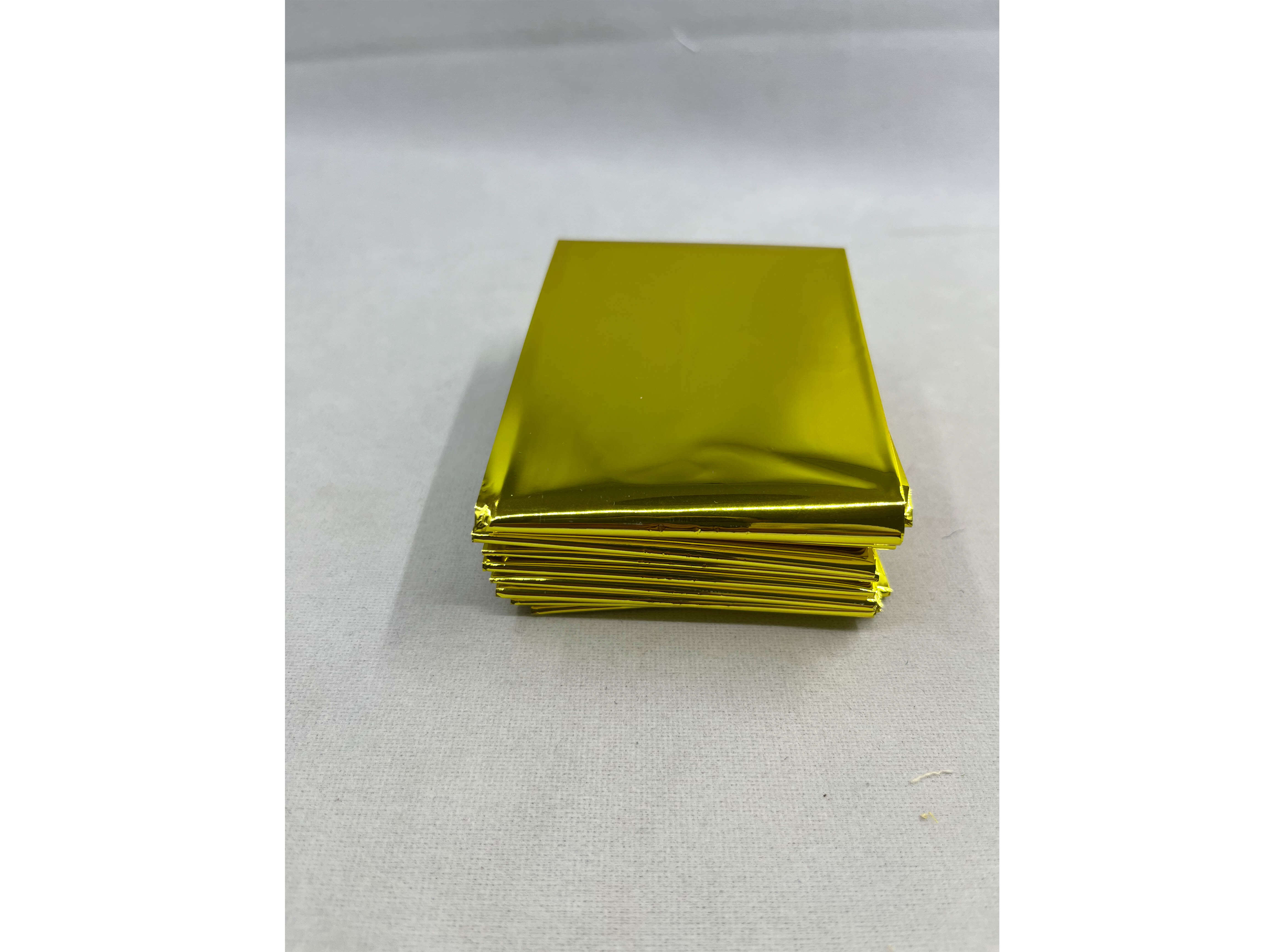 Disposable emergency blanket - Disposable-emergency-blanket-02