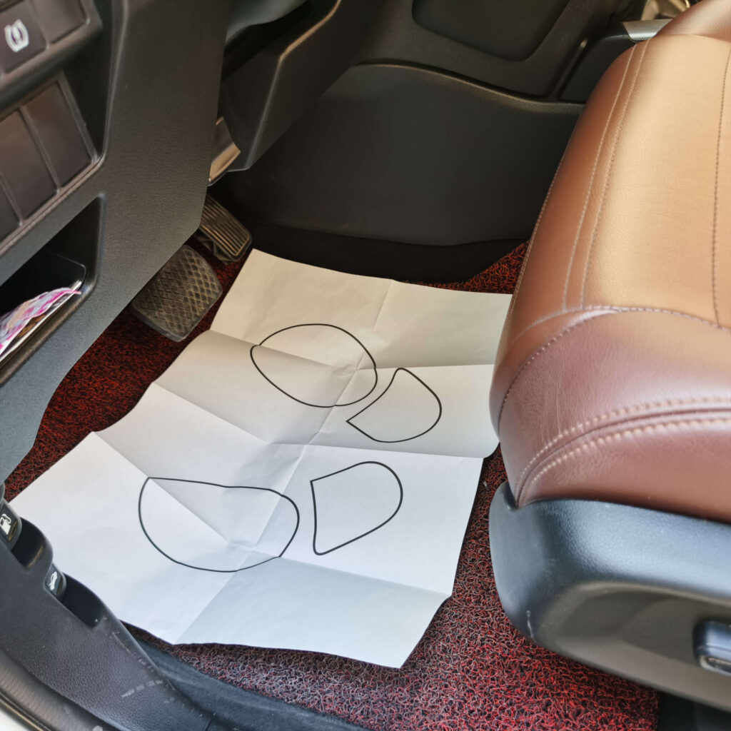 Disposable car floor mats - 脚垫纸2-1024x1024